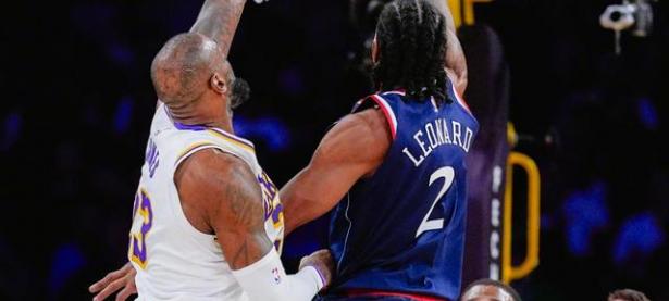 三亿体育体育地址-雄狮队擒获连胜，攀升西部排名的简单介绍