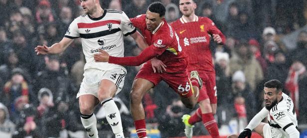 三亿体育体育视频-法兰克福与曼联对决，主场全力以赴争夺胜利