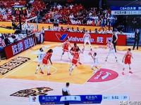 三亿体育体育app-球队战术调整取得奇效，赢得比赛