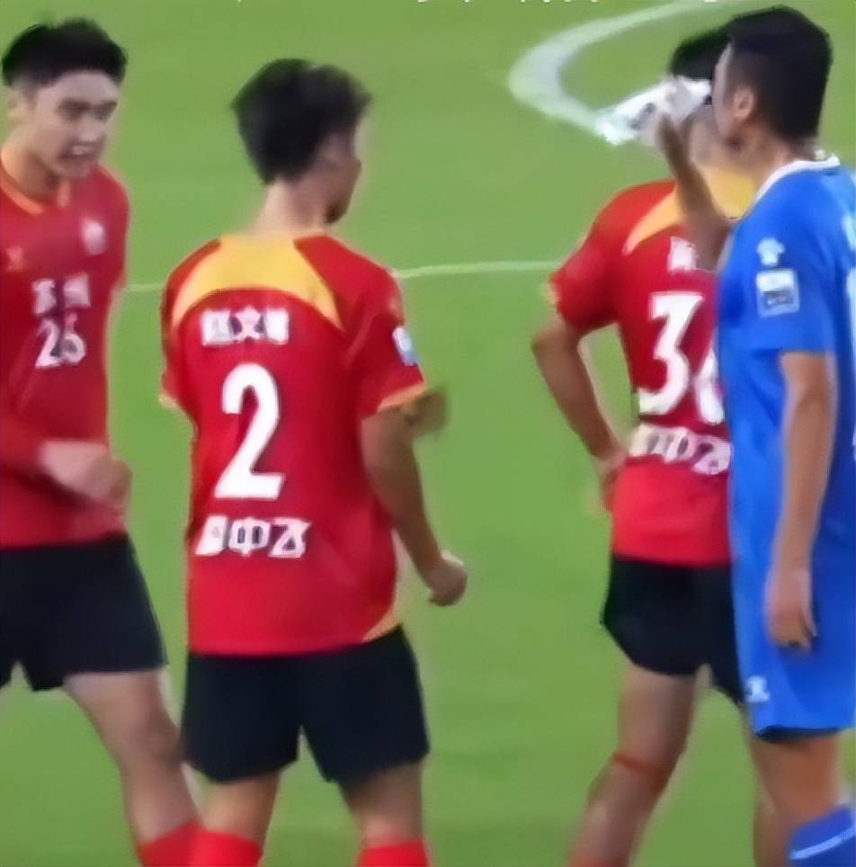 江苏苏宁战平武汉卓尔，争议不断的简单介绍