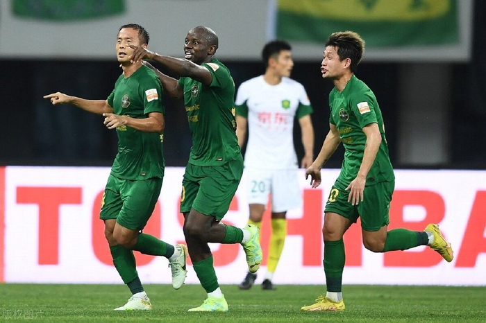 杭州绿城连续战平，稳扎积分榜中游的简单介绍