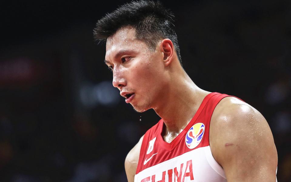 关于易建联再膝盖受伤！机构人士表示需休息至少两周的信息