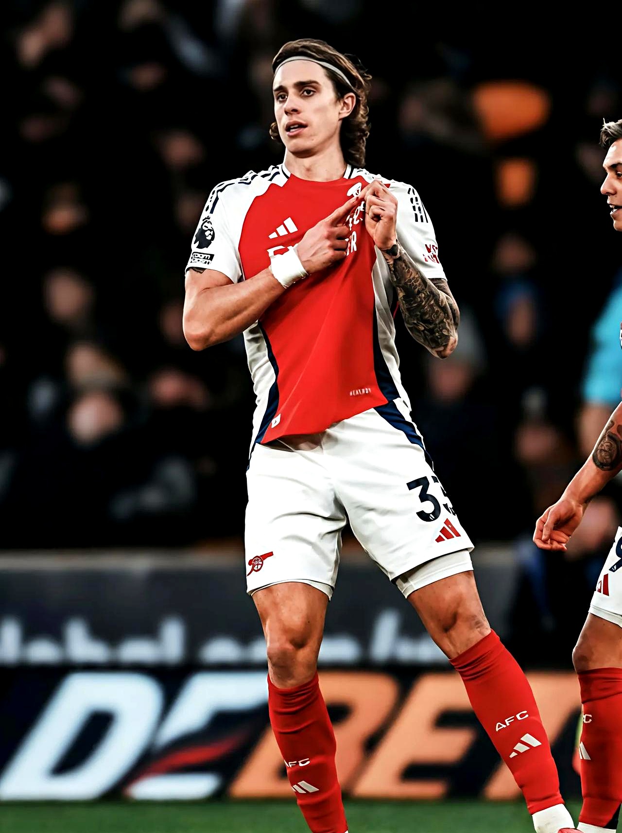 阿森纳中场表现出色，赢得球迷好评