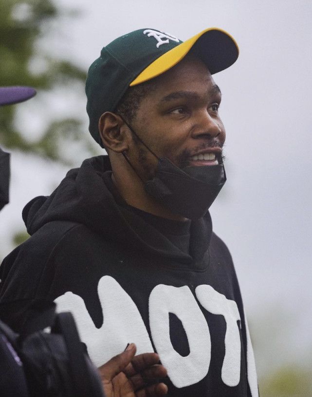 关于杜兰特再获盛赞，名嘴：他是最出色的球员之一的信息