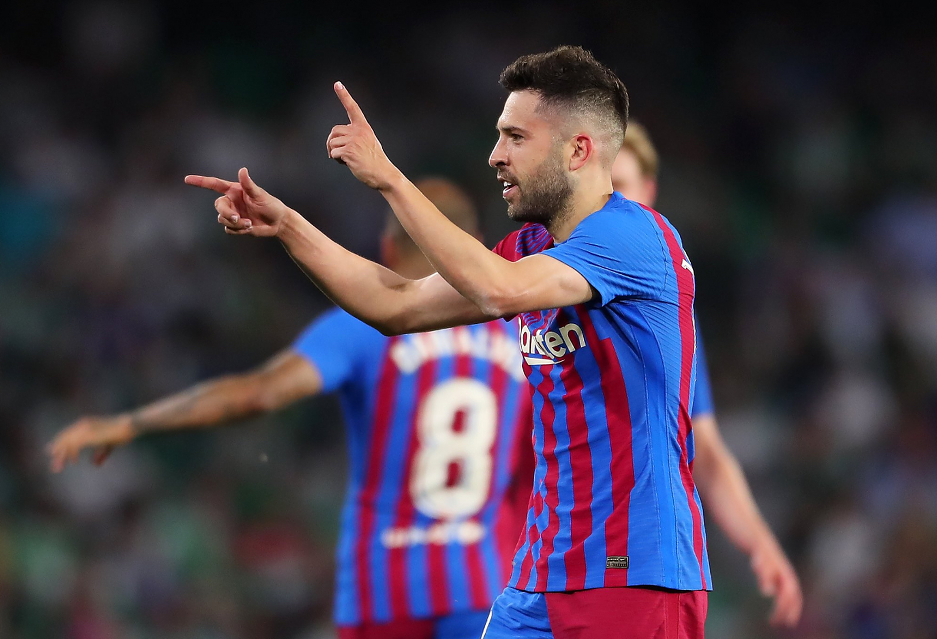 关于阿尔巴赴意甲效力流言不断，巴萨高层回应的信息