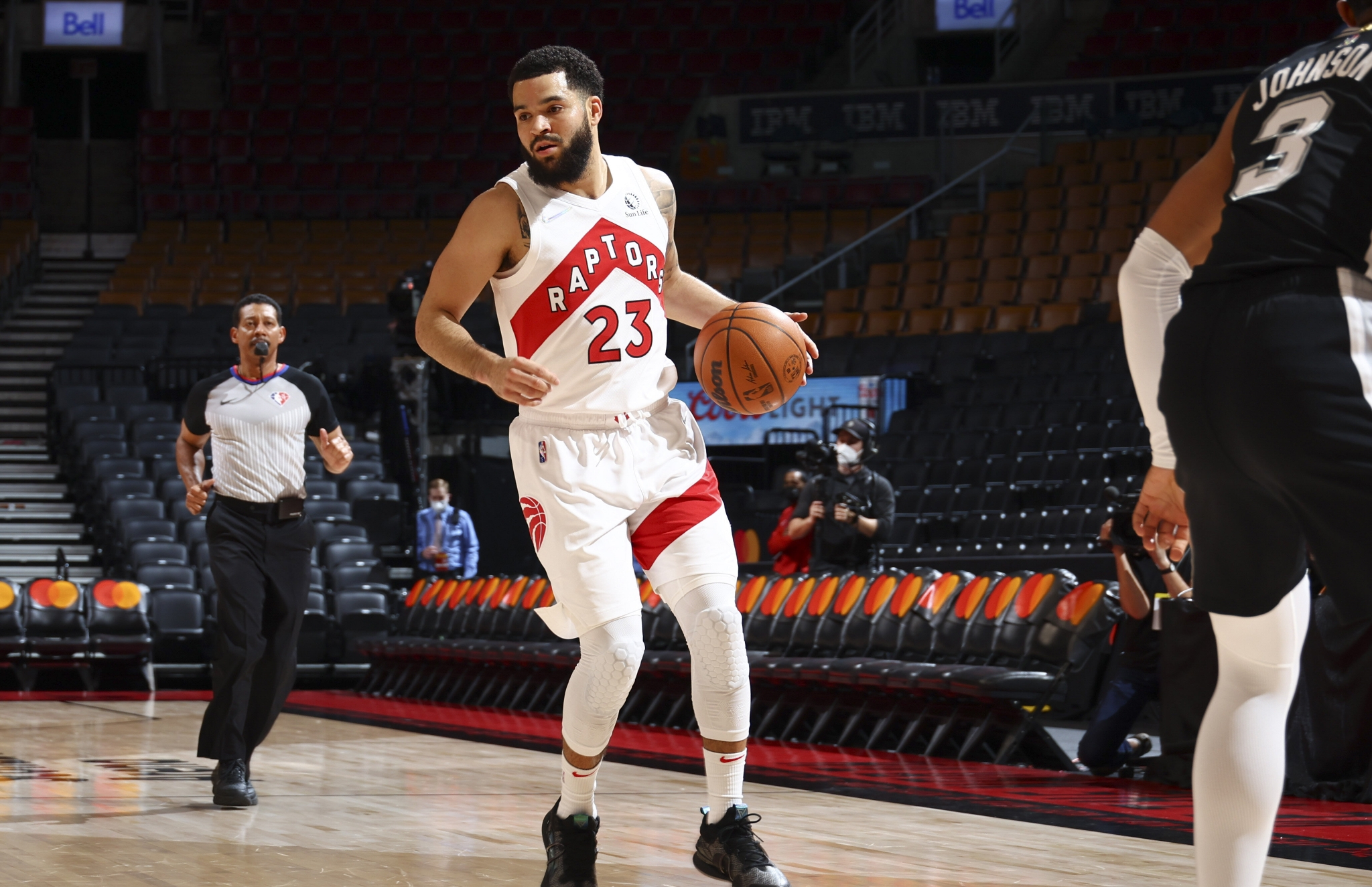 猛龙大胜国王，取得三连胜的简单介绍