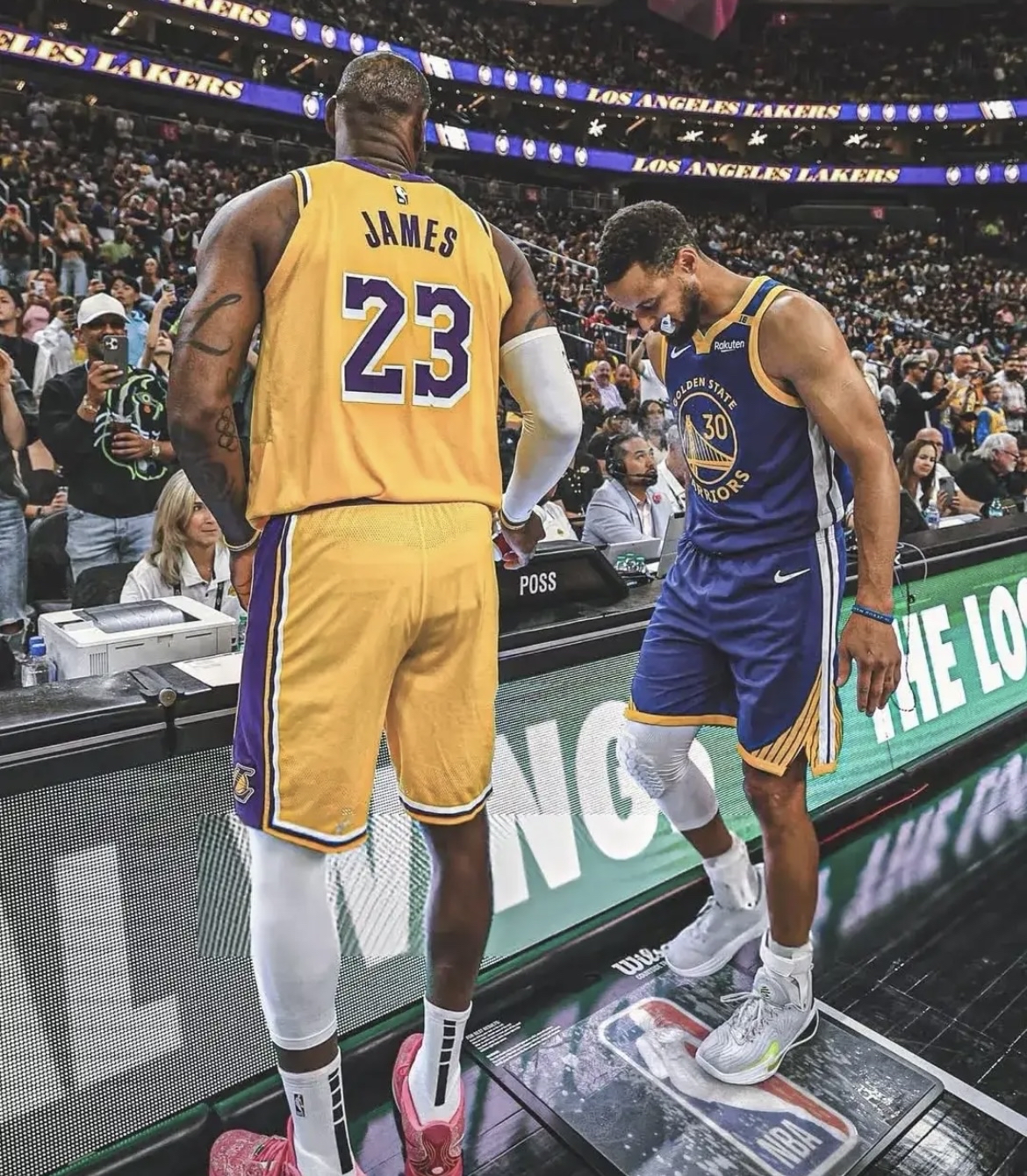 勇士主场大胜湖人，继续领跑西部的简单介绍