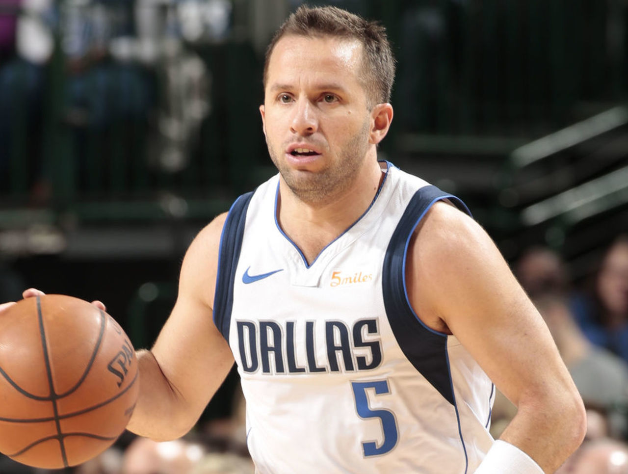 小牛年轻后卫有进步，展现出潜力赢得认可的简单介绍