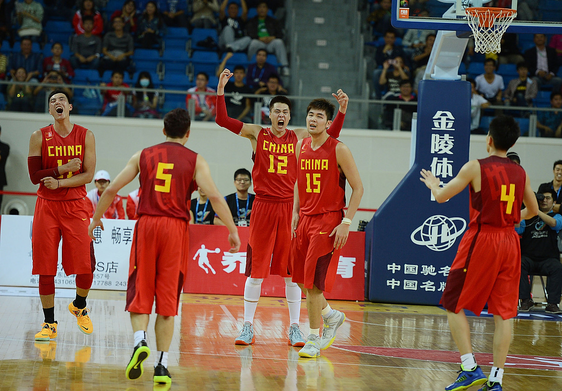 韩国队力求在篮球比赛中取得突破